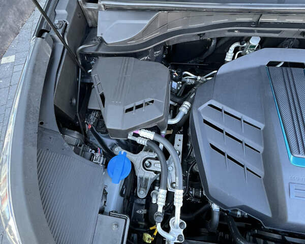 Сірий Кіа Niro, об'ємом двигуна 0 л та пробігом 92 тис. км за 18800 $, фото 22 на Automoto.ua