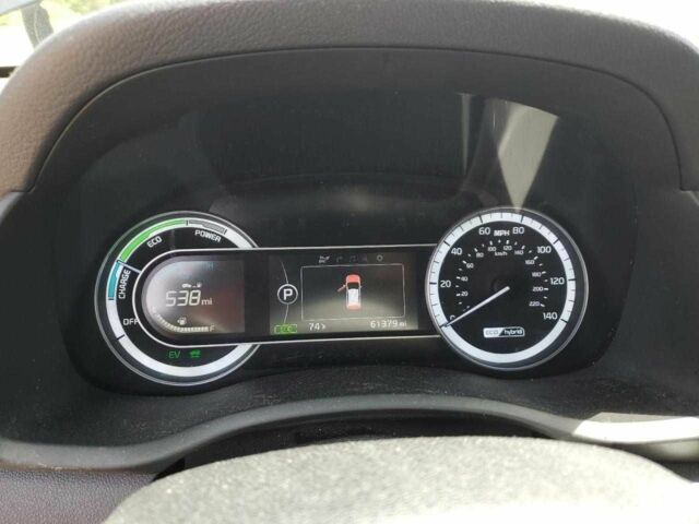 Серый Киа Niro, объемом двигателя 0 л и пробегом 61 тыс. км за 3500 $, фото 8 на Automoto.ua