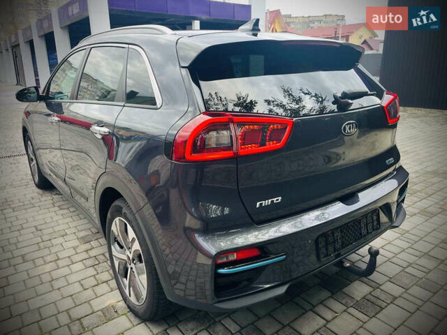 Серый Киа Niro, объемом двигателя 0 л и пробегом 102 тыс. км за 18900 $, фото 15 на Automoto.ua