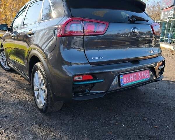 Сірий Кіа Niro, об'ємом двигуна 0 л та пробігом 154 тис. км за 18000 $, фото 7 на Automoto.ua