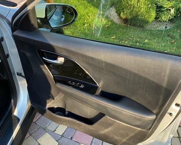 Киа Niro 2019 в Виннице на Automoto.ua Серый Киа Niro, объемом двигателя 0 л и пробегом 110 тыс. км за 17300 $, фото 10 на Automoto.ua