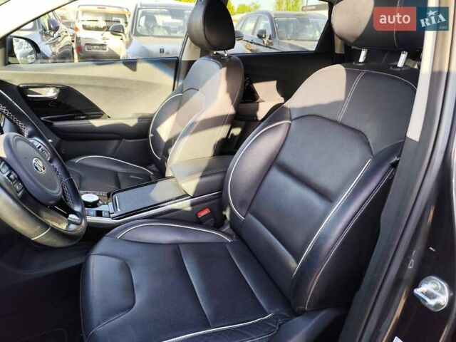 Серый Киа Niro, объемом двигателя 0 л и пробегом 129 тыс. км за 18555 $, фото 38 на Automoto.ua