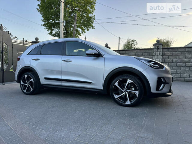 Сірий Кіа Niro, об'ємом двигуна 0 л та пробігом 136 тис. км за 18499 $, фото 101 на Automoto.ua