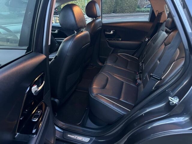 Киа Niro 2019 в Киеве на Automoto.ua Серый Киа Niro, объемом двигателя 0 л и пробегом 102 тыс. км за 16128 $, фото 14 на Automoto.ua