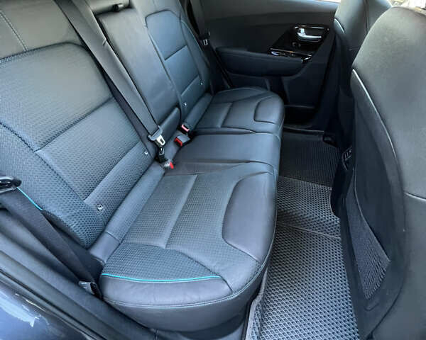 Сірий Кіа Niro, об'ємом двигуна 0 л та пробігом 92 тис. км за 18800 $, фото 31 на Automoto.ua