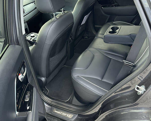 Серый Киа Niro, объемом двигателя 0 л и пробегом 106 тыс. км за 17500 $, фото 13 на Automoto.ua