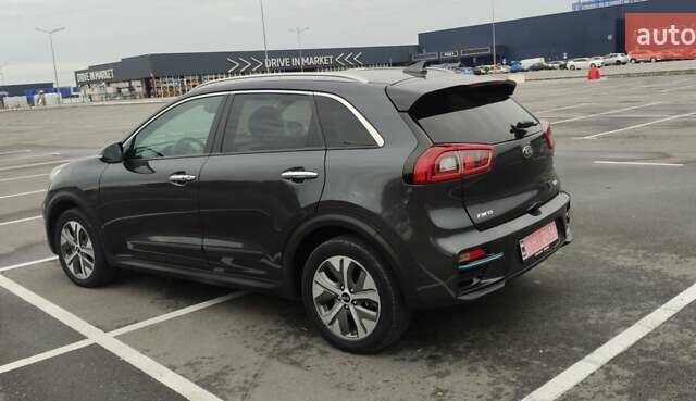 Киа Niro 2019 в Днепре (Днепропетровске) на Automoto.ua Серый Киа Niro, объемом двигателя 0 л и пробегом 149 тыс. км за 17800 $, фото 8 на Automoto.ua