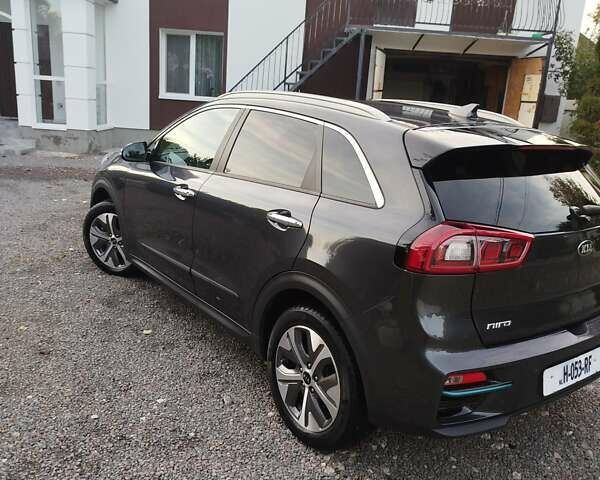 Сірий Кіа Niro, об'ємом двигуна 0 л та пробігом 92 тис. км за 19800 $, фото 7 на Automoto.ua