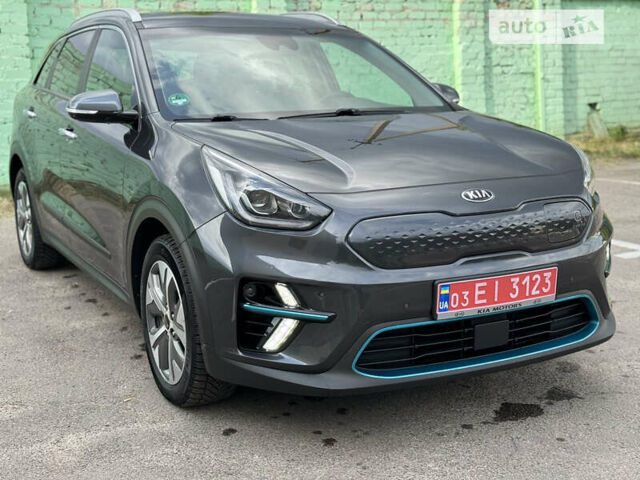 Серый Киа Niro, объемом двигателя 0 л и пробегом 102 тыс. км за 18499 $, фото 7 на Automoto.ua