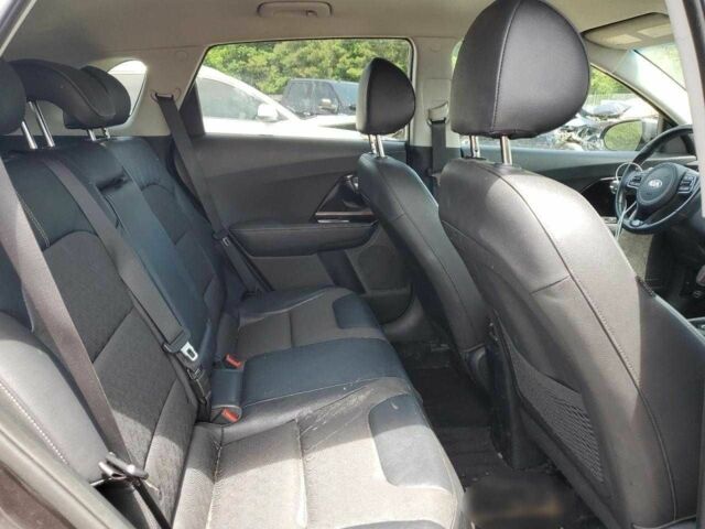 Серый Киа Niro, объемом двигателя 0 л и пробегом 61 тыс. км за 3500 $, фото 10 на Automoto.ua