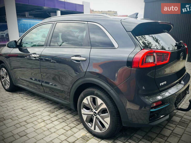 Серый Киа Niro, объемом двигателя 0 л и пробегом 102 тыс. км за 18900 $, фото 9 на Automoto.ua