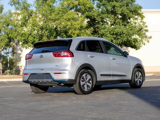 Сірий Кіа Niro, об'ємом двигуна 1.6 л та пробігом 48 тис. км за 8900 $, фото 4 на Automoto.ua