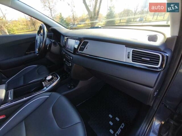 Сірий Кіа Niro, об'ємом двигуна 0 л та пробігом 154 тис. км за 18000 $, фото 54 на Automoto.ua