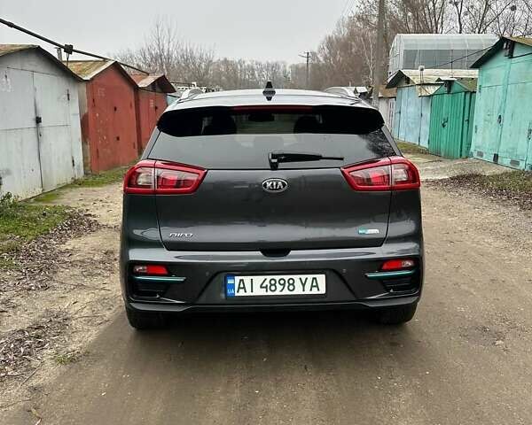 Серый Киа Niro, объемом двигателя 0 л и пробегом 179 тыс. км за 15800 $, фото 2 на Automoto.ua