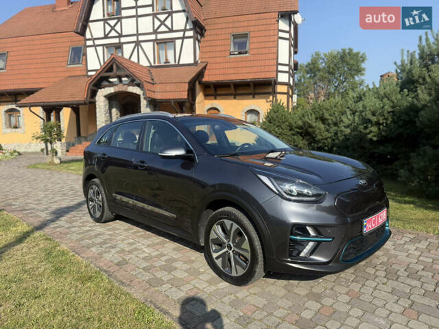 Серый Киа Niro, объемом двигателя 0 л и пробегом 158 тыс. км за 17800 $, фото 1 на Automoto.ua