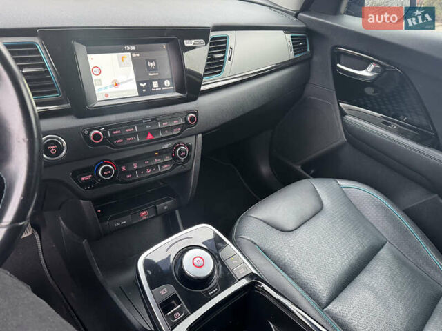 Серый Киа Niro, объемом двигателя 0 л и пробегом 148 тыс. км за 16950 $, фото 57 на Automoto.ua