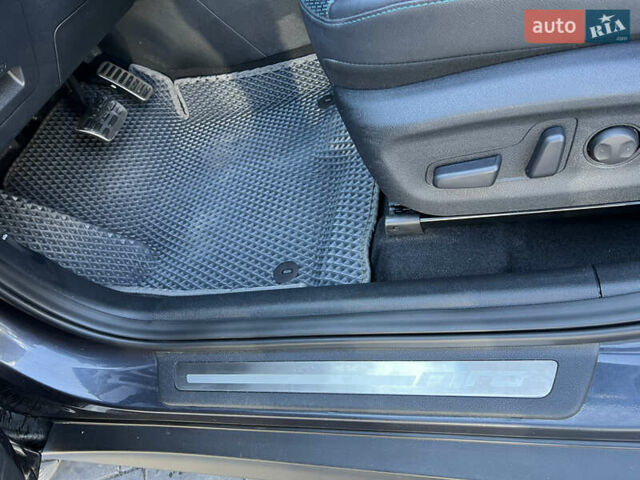 Сірий Кіа Niro, об'ємом двигуна 0 л та пробігом 92 тис. км за 18800 $, фото 27 на Automoto.ua