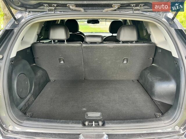 Серый Киа Niro, объемом двигателя 0 л и пробегом 165 тыс. км за 19000 $, фото 13 на Automoto.ua
