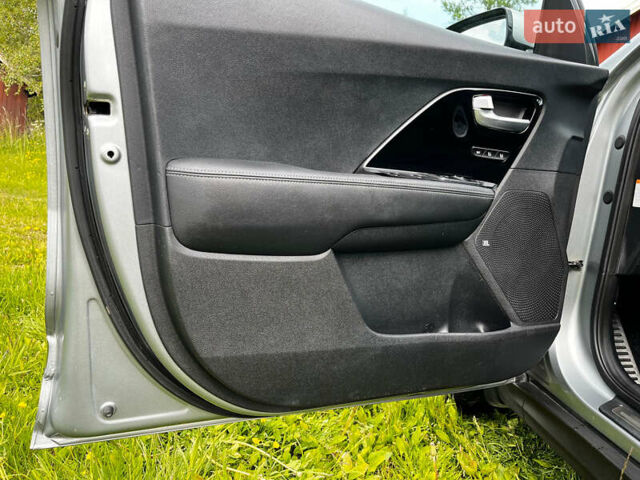 Серый Киа Niro, объемом двигателя 0 л и пробегом 127 тыс. км за 18000 $, фото 13 на Automoto.ua