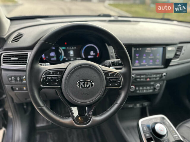 Серый Киа Niro, объемом двигателя 0 л и пробегом 157 тыс. км за 16999 $, фото 64 на Automoto.ua