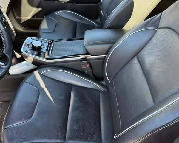 Киа Niro 2019 в Волочиске на Automoto.ua Серый Киа Niro, объемом двигателя 0 л и пробегом 156 тыс. км за 18000 $, фото 6 на Automoto.ua