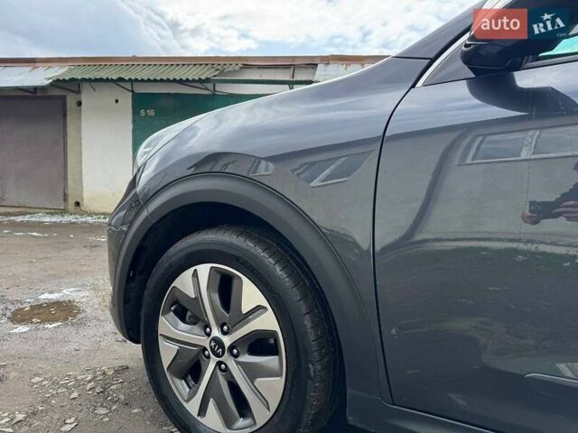 Киа Niro 2019 в Дрогобыче на Automoto.ua Серый Киа Niro, объемом двигателя 0 л и пробегом 139 тыс. км за 17777 $, фото 1 на Automoto.ua