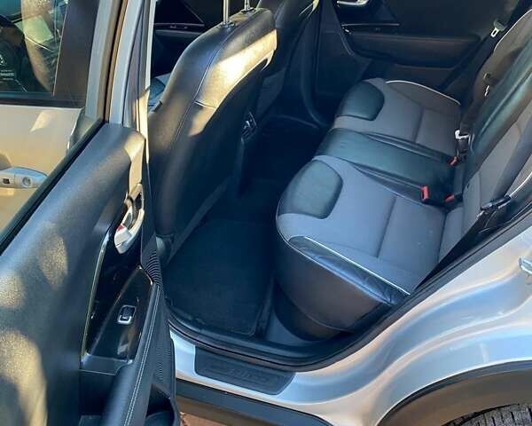 Киа Niro 2019 в Виннице на Automoto.ua Серый Киа Niro, объемом двигателя 0 л и пробегом 110 тыс. км за 17300 $, фото 16 на Automoto.ua