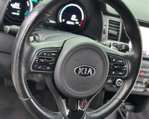 Киа Niro 2019 в Кривом Роге на Automoto.ua Серый Киа Niro, объемом двигателя 0 л и пробегом 27 тыс. км за 24000 $, фото 36 на Automoto.ua