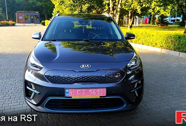 Кіа Niro 2019 у Кам'янське (Дніпродзержинськ) на Automoto.ua Сірий Кіа Niro, об'ємом двигуна 0.15 л та пробігом 116 тис. км за 18000 $, фото 1 на Automoto.ua
