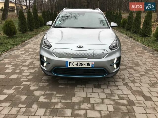 Серый Киа Niro, объемом двигателя 0 л и пробегом 100 тыс. км за 18750 $, фото 1 на Automoto.ua