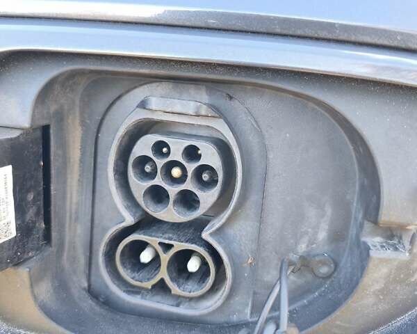 Сірий Кіа Niro, об'ємом двигуна 0 л та пробігом 154 тис. км за 18000 $, фото 63 на Automoto.ua