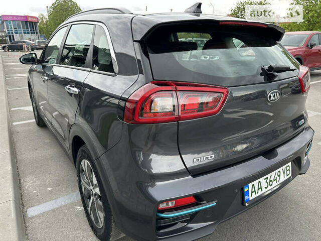 Сірий Кіа Niro, об'ємом двигуна 0 л та пробігом 105 тис. км за 21700 $, фото 3 на Automoto.ua