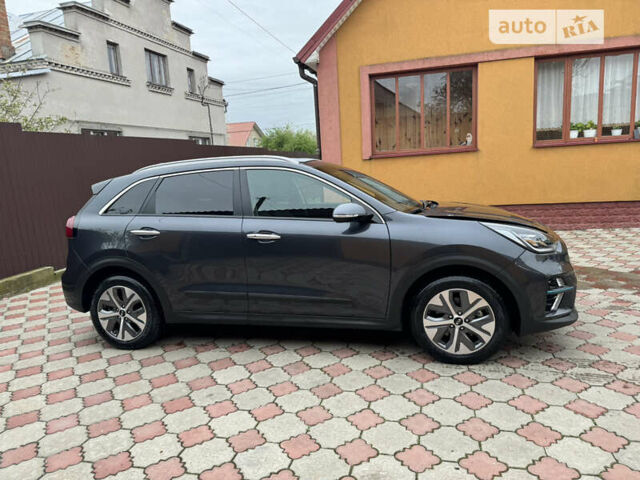 Сірий Кіа Niro, об'ємом двигуна 0 л та пробігом 53 тис. км за 16999 $, фото 5 на Automoto.ua