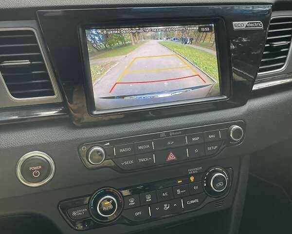 Серый Киа Niro, объемом двигателя 0 л и пробегом 129 тыс. км за 14999 $, фото 13 на Automoto.ua