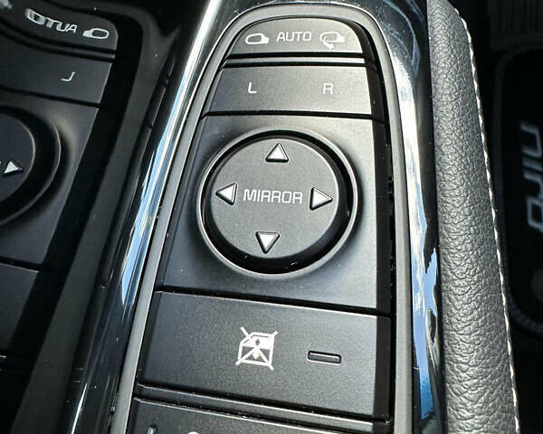 Серый Киа Niro, объемом двигателя 0 л и пробегом 106 тыс. км за 17500 $, фото 20 на Automoto.ua