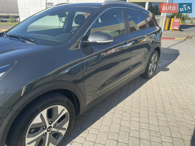 Киа Niro 2019 в Львове на Automoto.ua Серый Киа Niro, объемом двигателя 0 л и пробегом 89 тыс. км за 21300 $, фото 9 на Automoto.ua