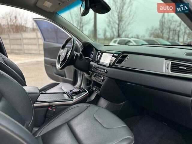 Киа Niro 2019 в Кривом Роге на Automoto.ua Серый Киа Niro, объемом двигателя 0 л и пробегом 27 тыс. км за 24000 $, фото 20 на Automoto.ua