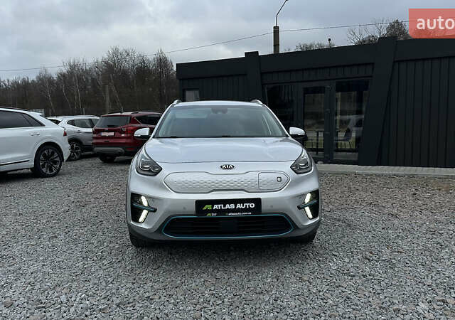 Серый Киа Niro, объемом двигателя 0 л и пробегом 120 тыс. км за 18600 $, фото 1 на Automoto.ua