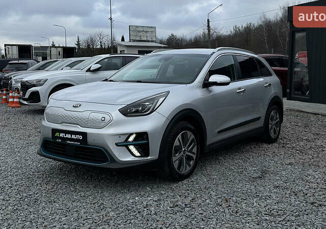 Серый Киа Niro, объемом двигателя 0 л и пробегом 120 тыс. км за 18600 $, фото 2 на Automoto.ua