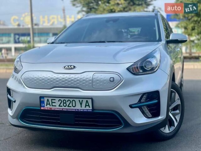 Серый Киа Niro, объемом двигателя 0 л и пробегом 27 тыс. км за 24444 $, фото 6 на Automoto.ua