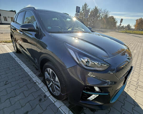 Киа Niro 2019 в Волочиске на Automoto.ua Серый Киа Niro, объемом двигателя 0 л и пробегом 156 тыс. км за 18000 $, фото 3 на Automoto.ua