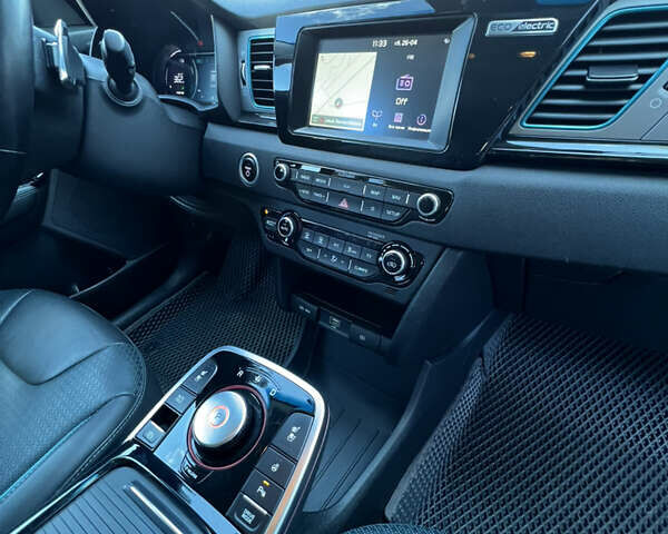 Сірий Кіа Niro, об'ємом двигуна 0 л та пробігом 92 тис. км за 18800 $, фото 36 на Automoto.ua