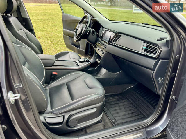 Серый Киа Niro, объемом двигателя 0 л и пробегом 70 тыс. км за 19350 $, фото 52 на Automoto.ua
