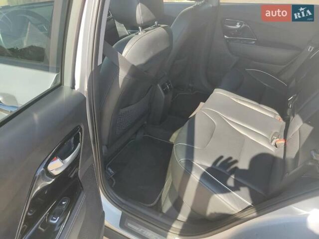 Серый Киа Niro, объемом двигателя 0 л и пробегом 74 тыс. км за 17800 $, фото 18 на Automoto.ua