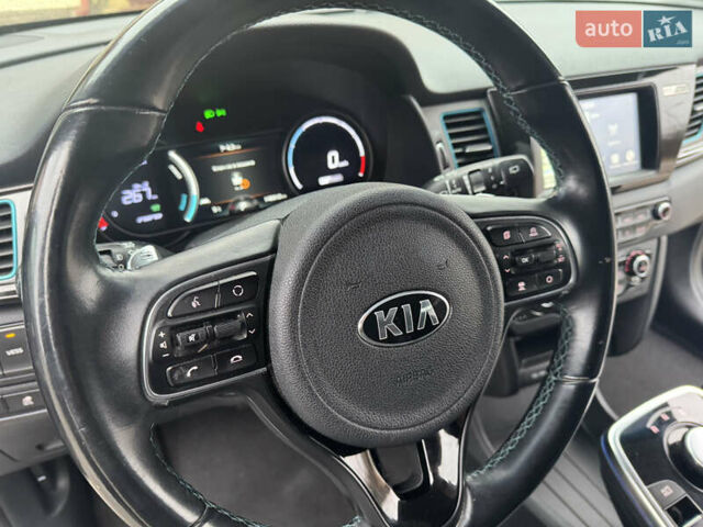 Серый Киа Niro, объемом двигателя 0 л и пробегом 148 тыс. км за 16950 $, фото 36 на Automoto.ua