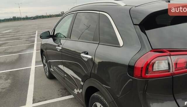 Киа Niro 2019 в Днепре (Днепропетровске) на Automoto.ua Серый Киа Niro, объемом двигателя 0 л и пробегом 149 тыс. км за 17800 $, фото 12 на Automoto.ua