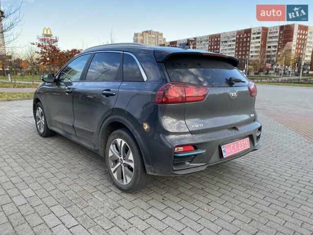 Сірий Кіа Niro, об'ємом двигуна 0 л та пробігом 295 тис. км за 15700 $, фото 4 на Automoto.ua
