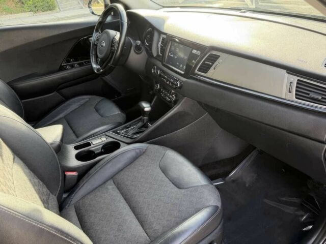 Серый Киа Niro, объемом двигателя 1.6 л и пробегом 33 тыс. км за 7800 $, фото 8 на Automoto.ua