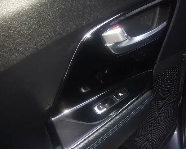 Серый Киа Niro, объемом двигателя 0 л и пробегом 179 тыс. км за 15800 $, фото 18 на Automoto.ua
