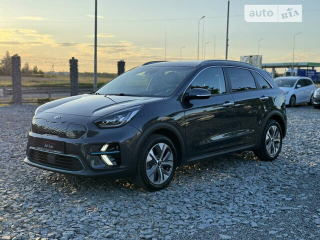 Сірий Кіа Niro, об'ємом двигуна 0 л та пробігом 159 тис. км за 17950 $, фото 4 на Automoto.ua